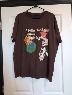XL NWT a better world needs everyone to work together graphic tee